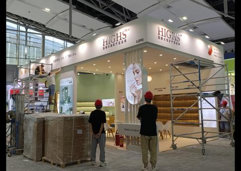 2025年9月廣州美博會(huì)加拿大海斯展臺(tái)搭建第二天現(xiàn)場(chǎng)效果