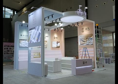 2025年9月廣州美博會(huì)未風(fēng)展臺(tái)搭建第二天現(xiàn)場(chǎng)效果